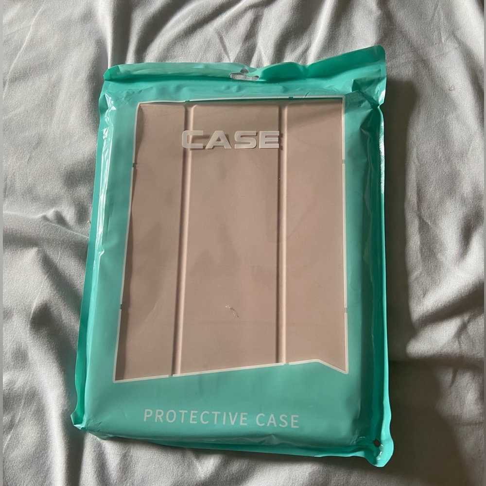 Light pink 6th/5th generation iPad case